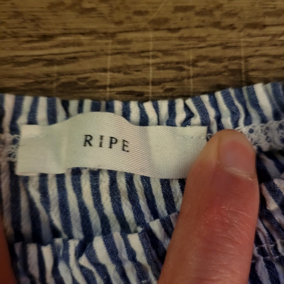 🎉HP🎉Ripe Maternity Top - Picture 3 of 3